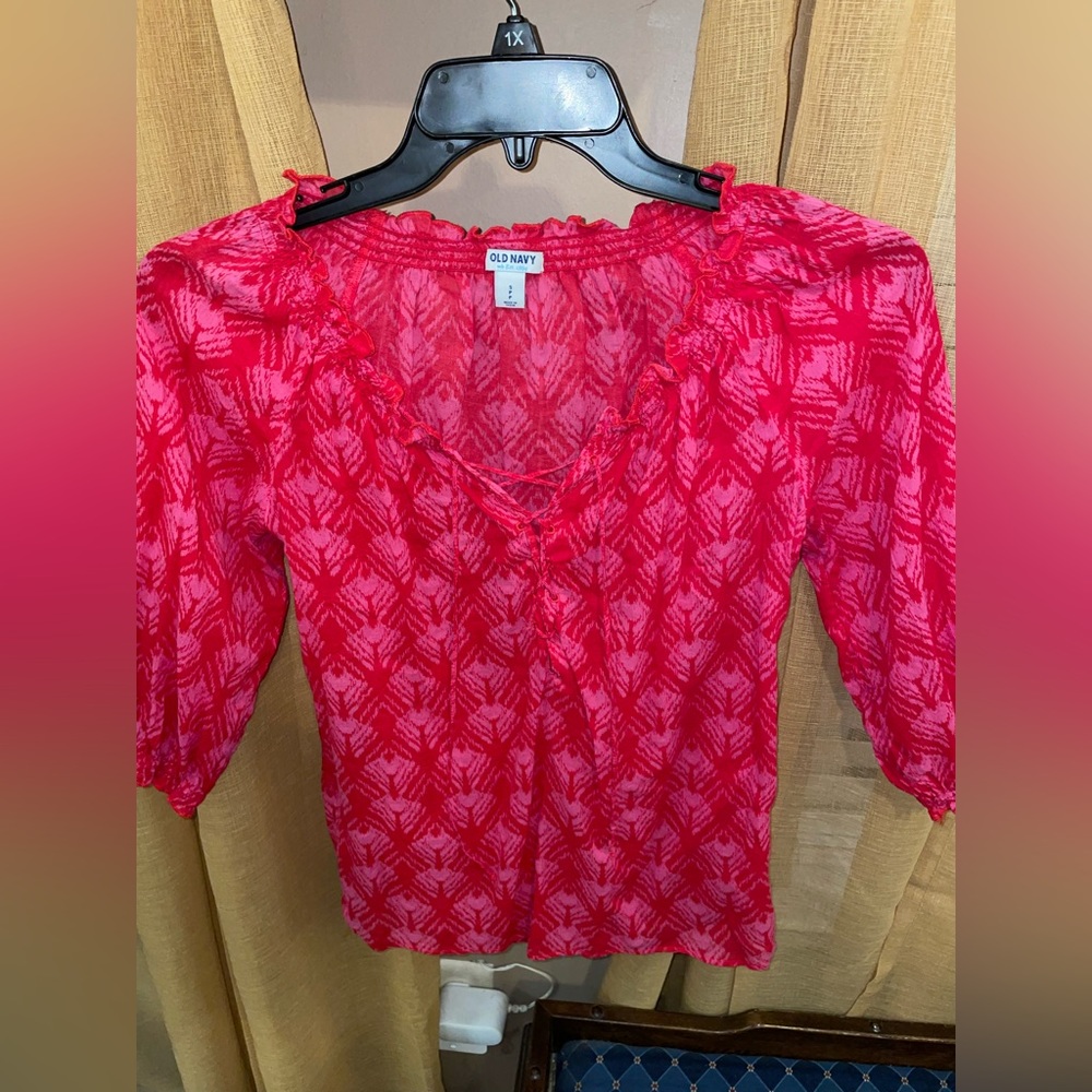 💖 Old Navy Pink & Red Print Blouse – Lightweight & Stylish!
